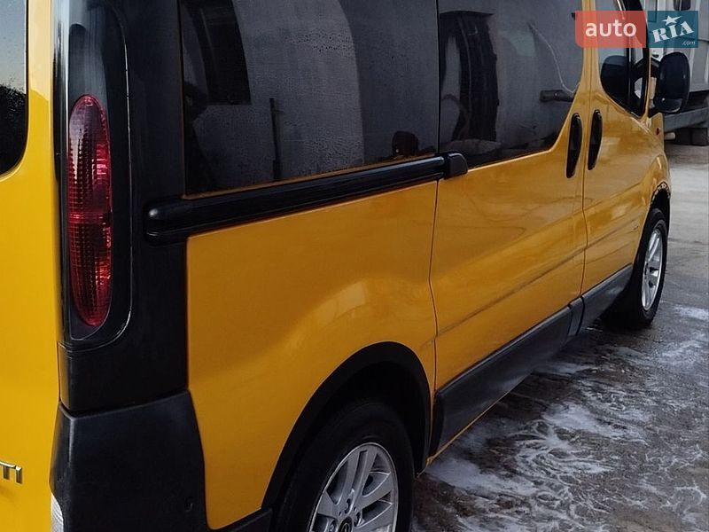 Минивэн Opel Vivaro 2004 в Ивано-Франковске