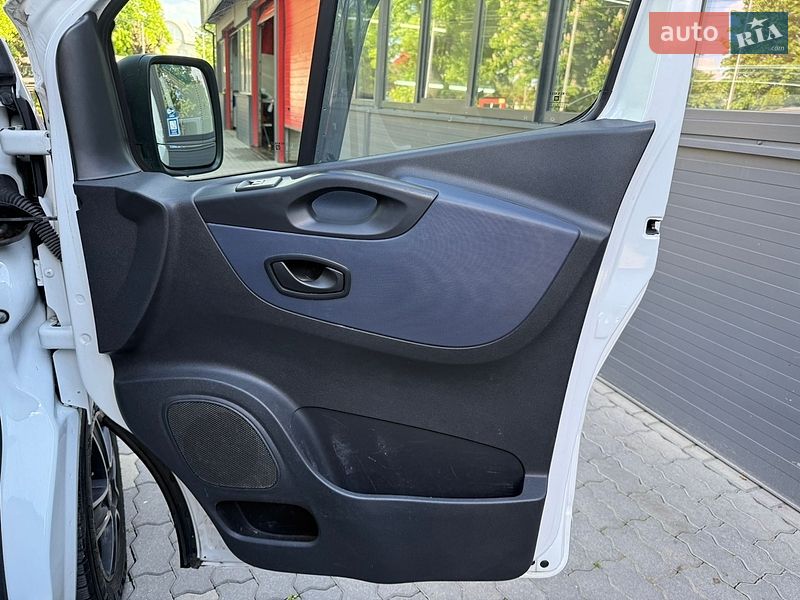 Минивэн Opel Vivaro 2015 в Черновцах