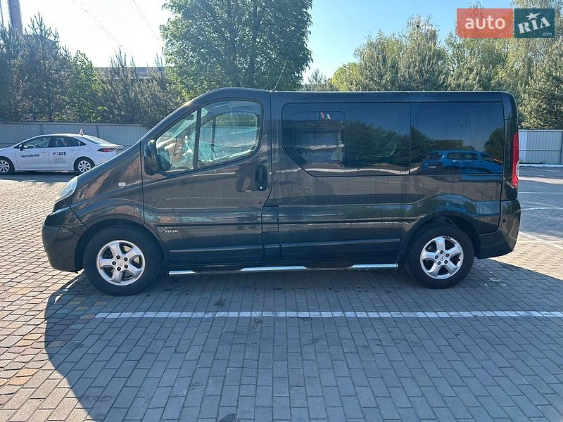 Мінівен Opel Vivaro 2011 в Луцьку