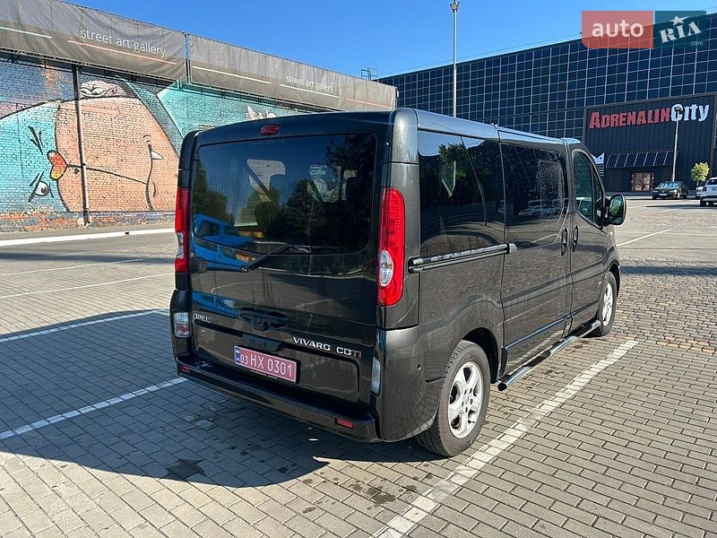 Мінівен Opel Vivaro 2011 в Луцьку