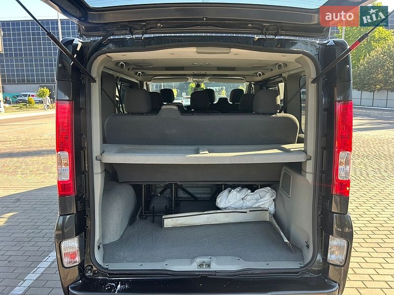 Мінівен Opel Vivaro 2011 в Луцьку