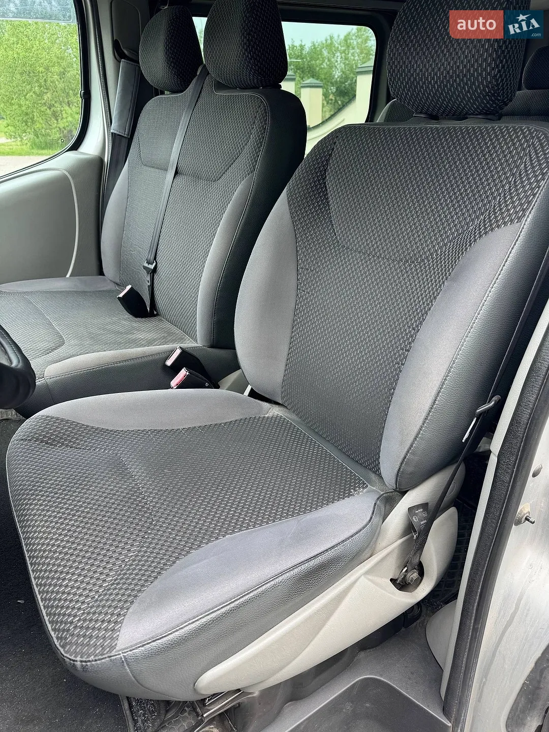 2010 Opel Vivaro - мініатюра 11