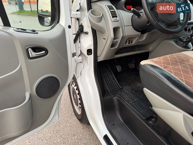 Минивэн Opel Vivaro 2014 в Черновцах