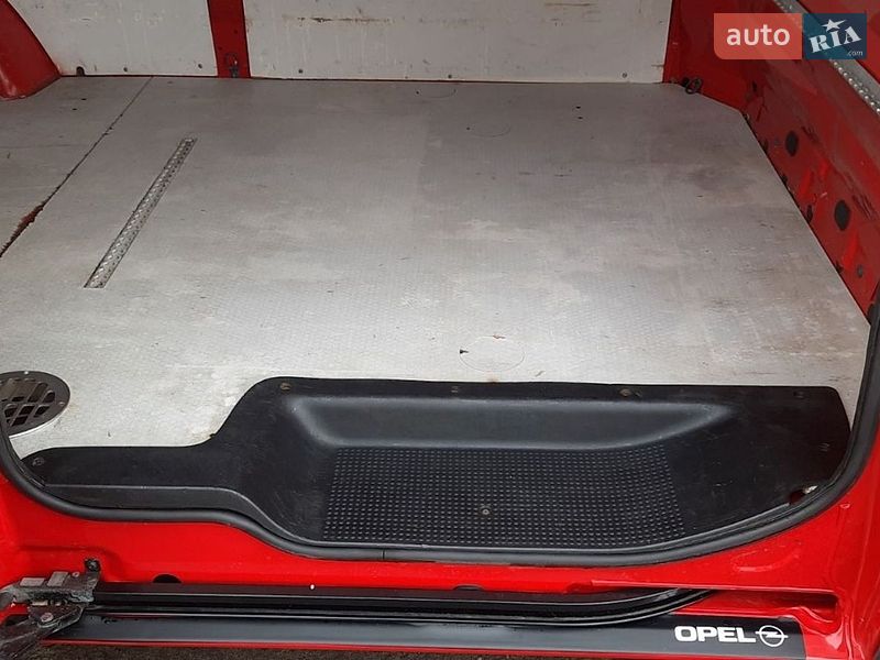 Грузовой фургон Opel Vivaro 2011 в Луцке