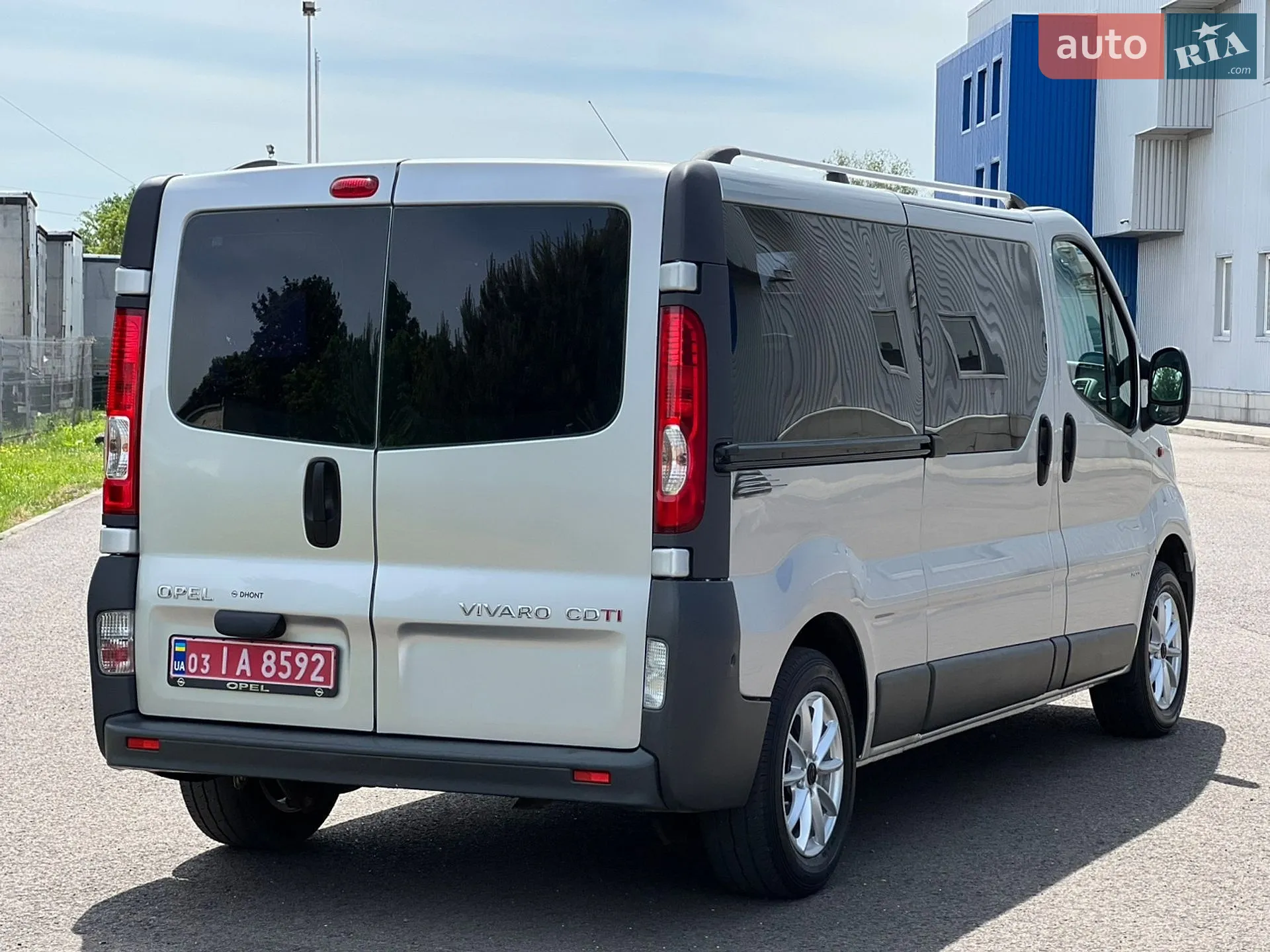 2010 Opel Vivaro - мініатюра 12