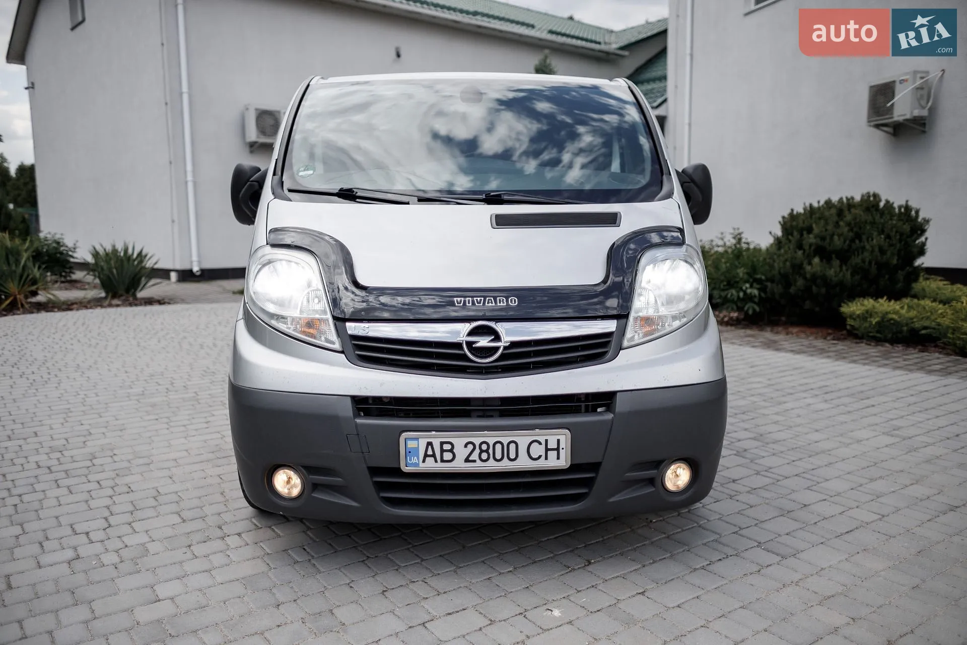 2010 Opel Vivaro - мініатюра 2