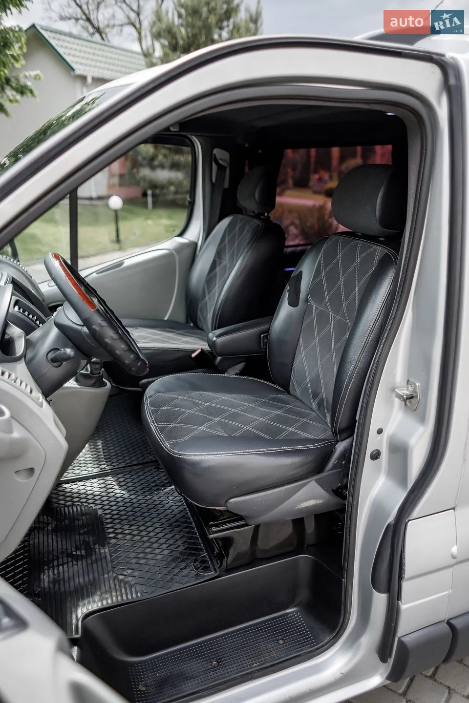 2010 Opel Vivaro - мініатюра 16