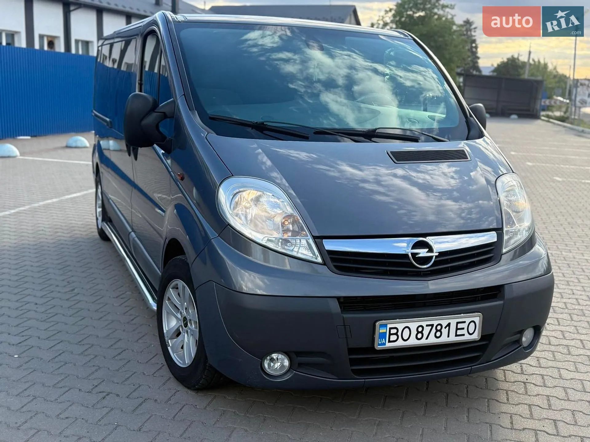 2011 Opel Vivaro - фото 1