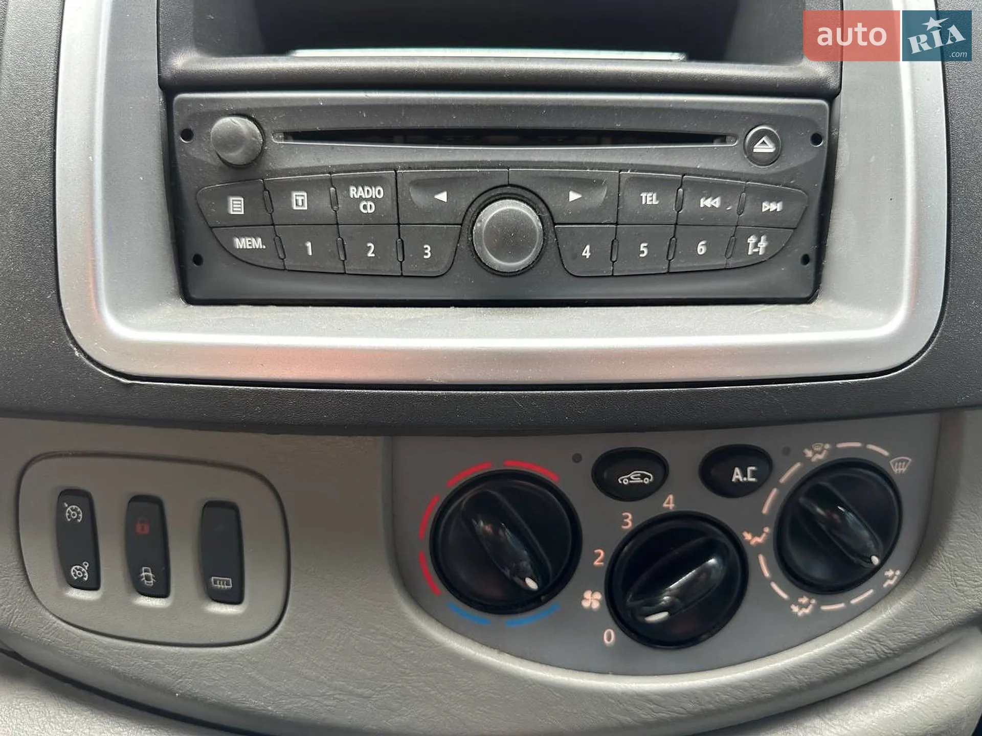 2011 Opel Vivaro - мініатюра 10