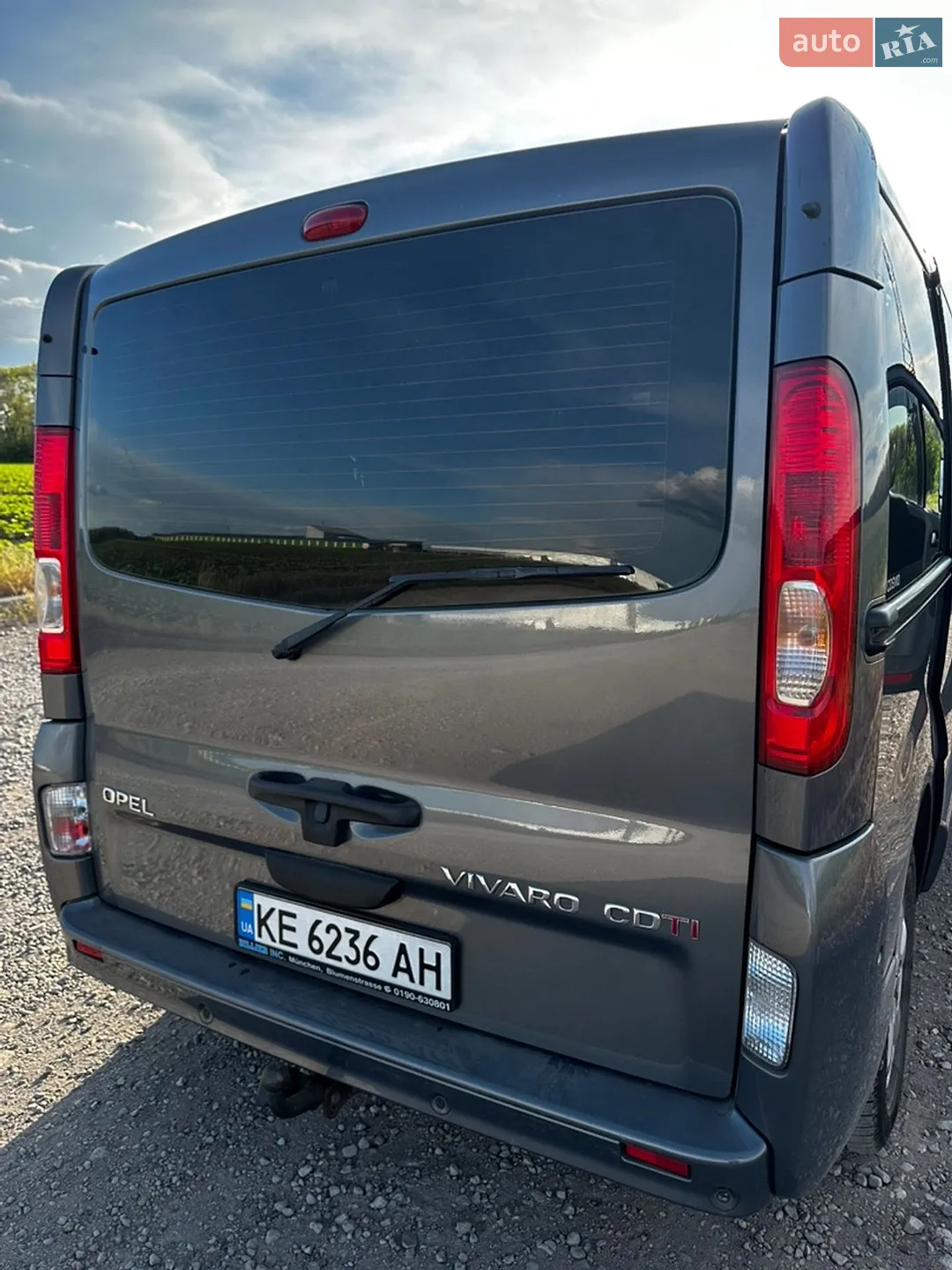 2010 Opel Vivaro - мініатюра 11