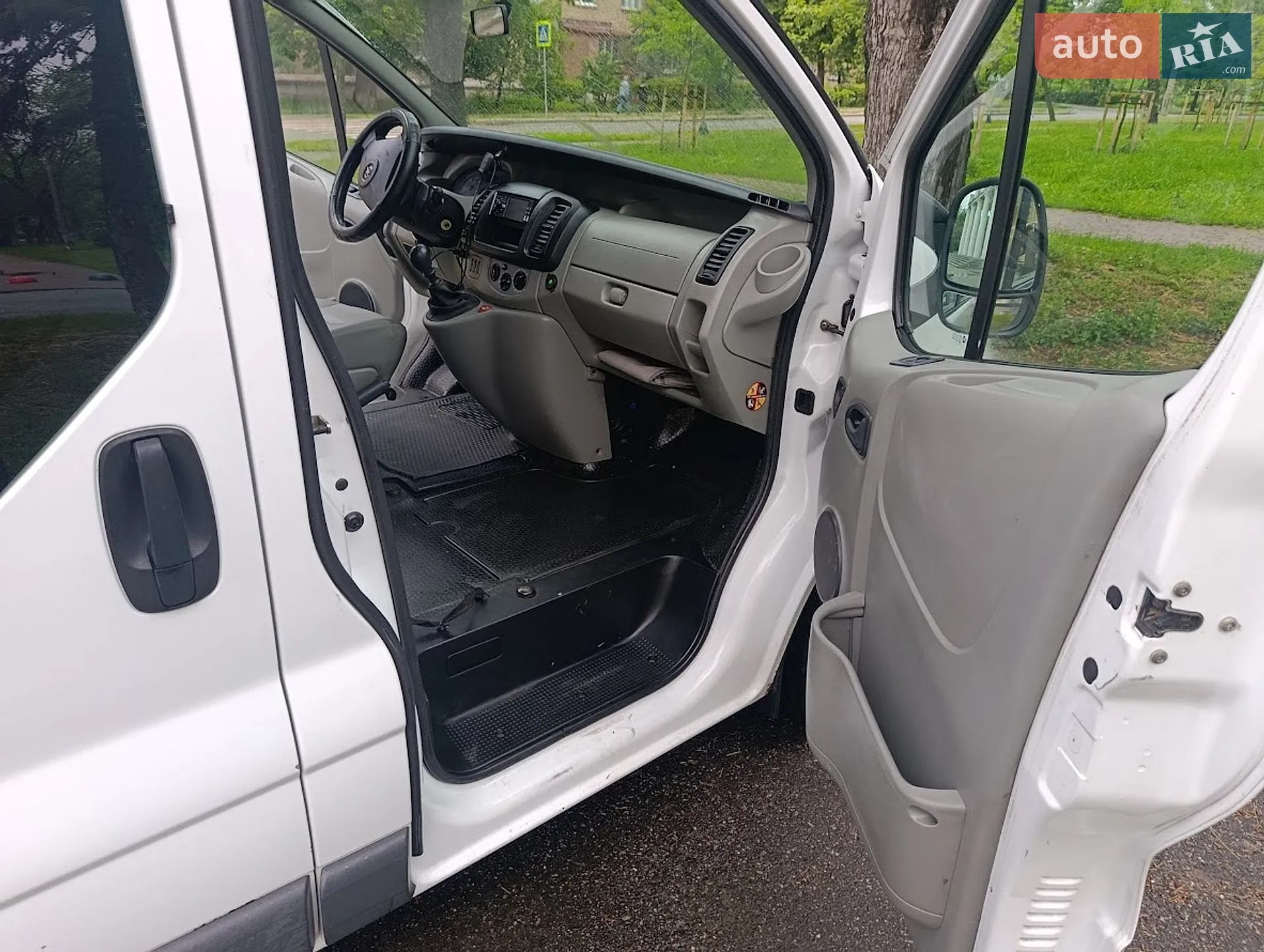 2010 Opel Vivaro - мініатюра 8
