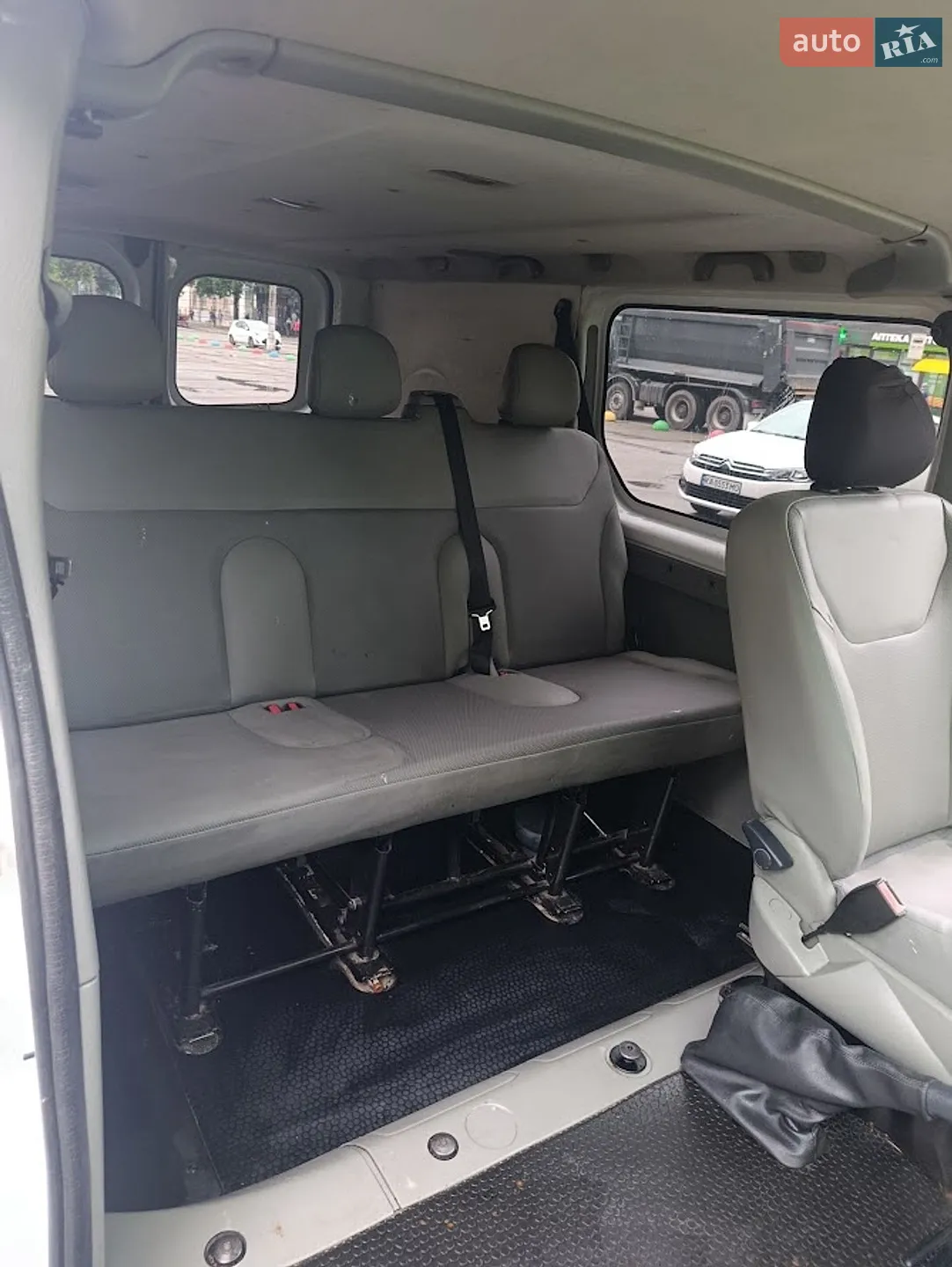 2010 Opel Vivaro - мініатюра 10