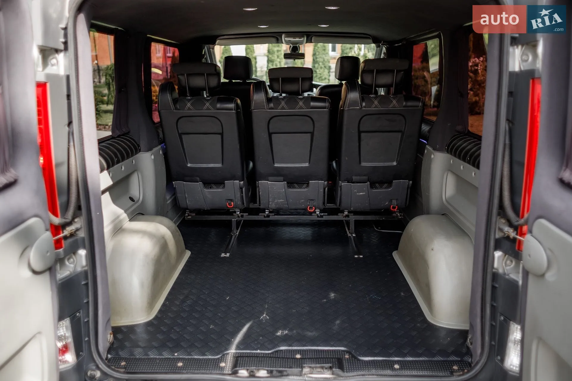 2010 Opel Vivaro - мініатюра 27