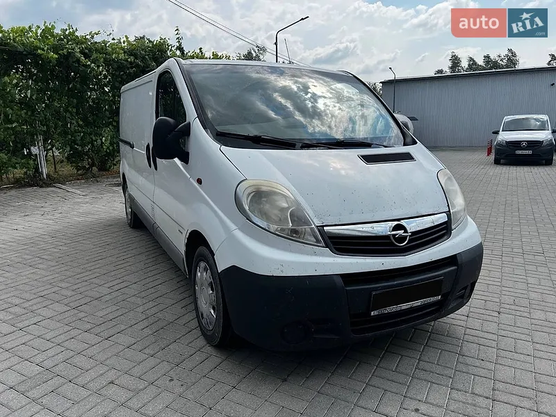 Opel Vivaro 2012