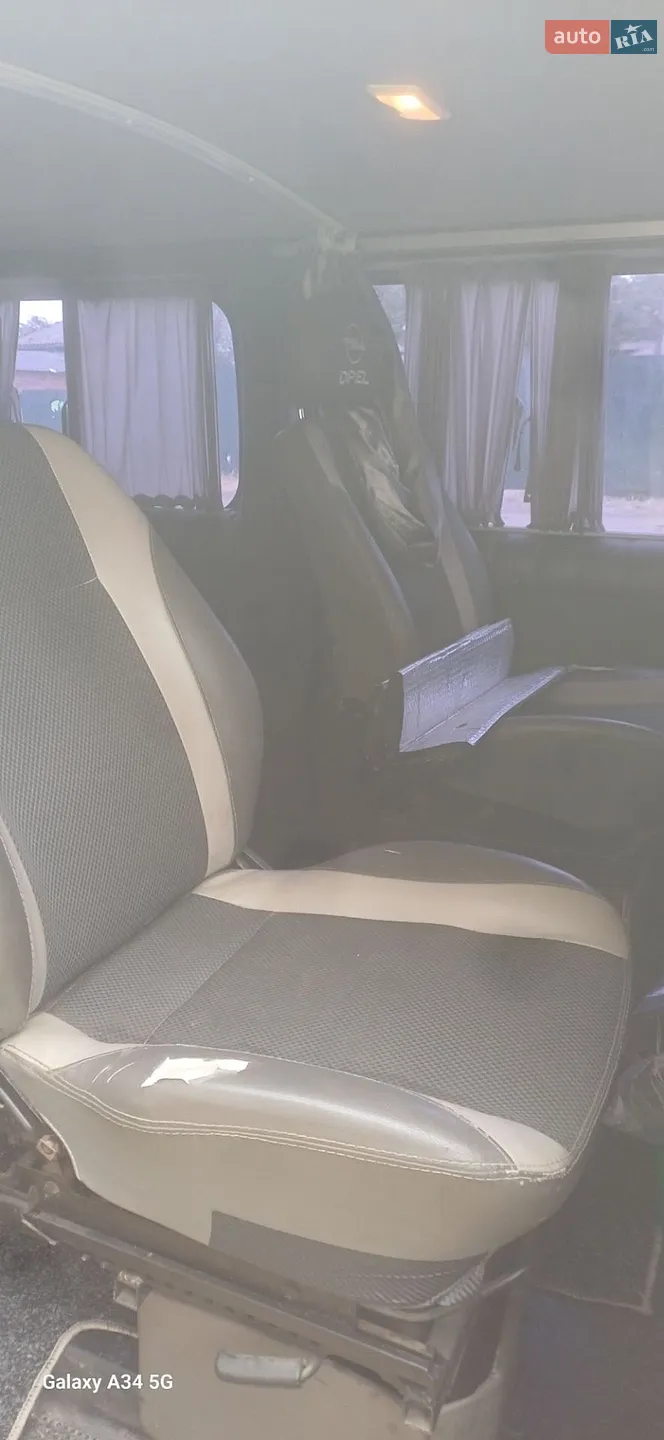 2010 Opel Vivaro - мініатюра 7