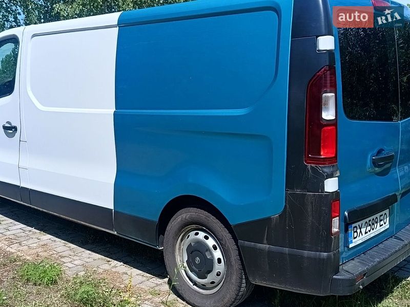 Вантажний фургон Opel Vivaro 2016 в Черкасах