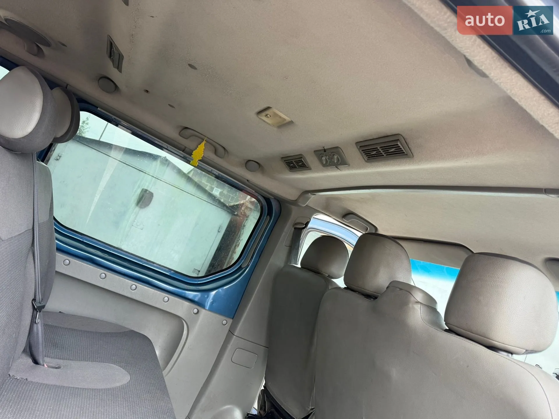 2010 Opel Vivaro - мініатюра 28