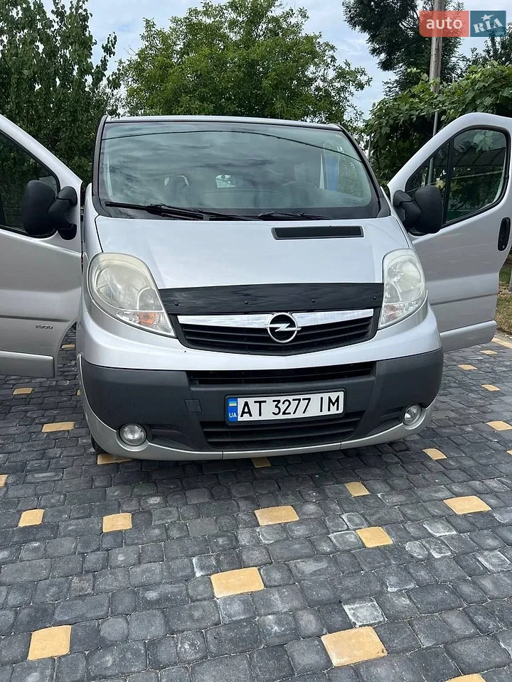 2010 Opel Vivaro - мініатюра 10
