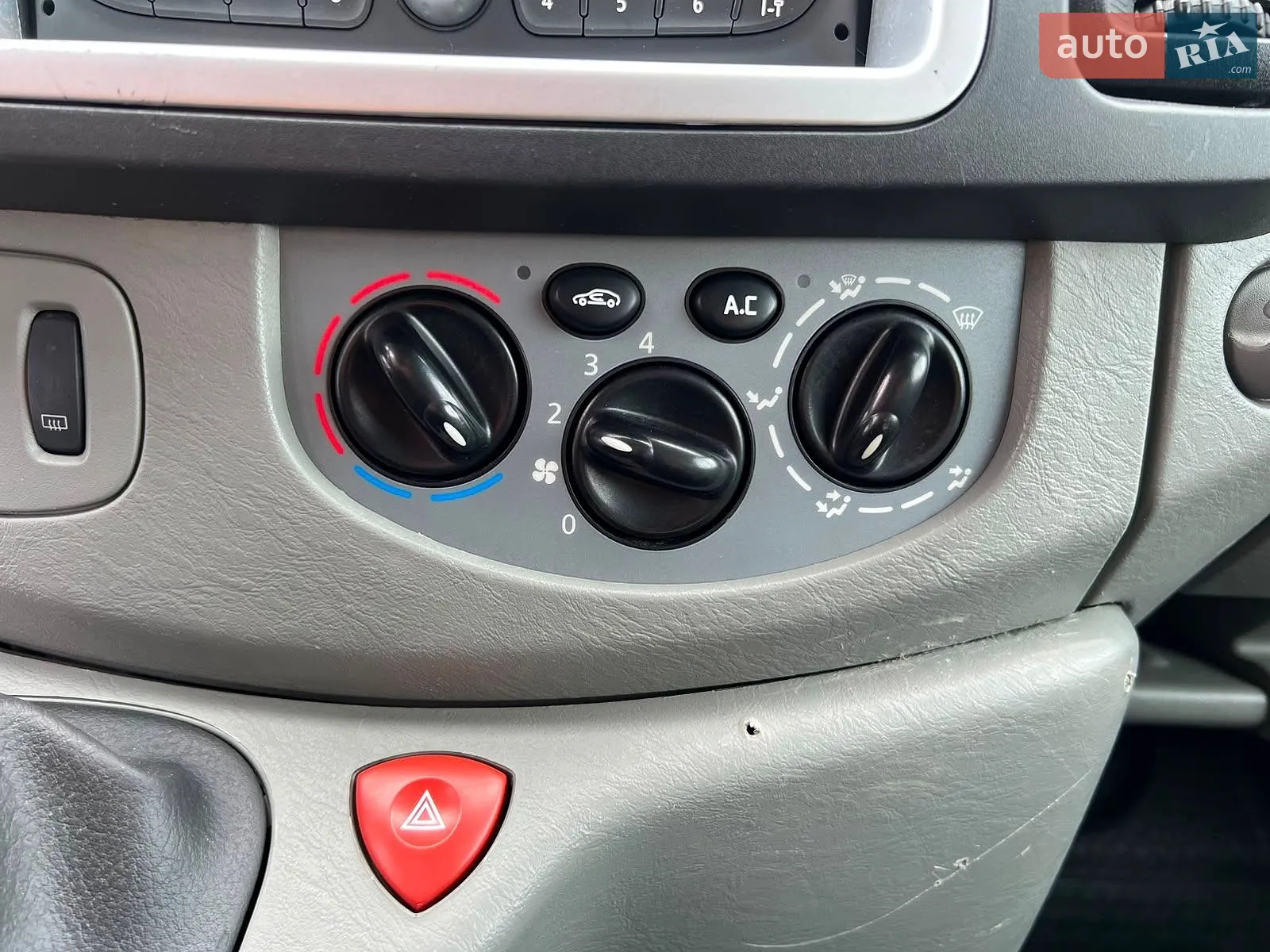 2011 Opel Vivaro - мініатюра 28