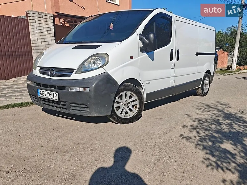 Opel Vivaro 2004