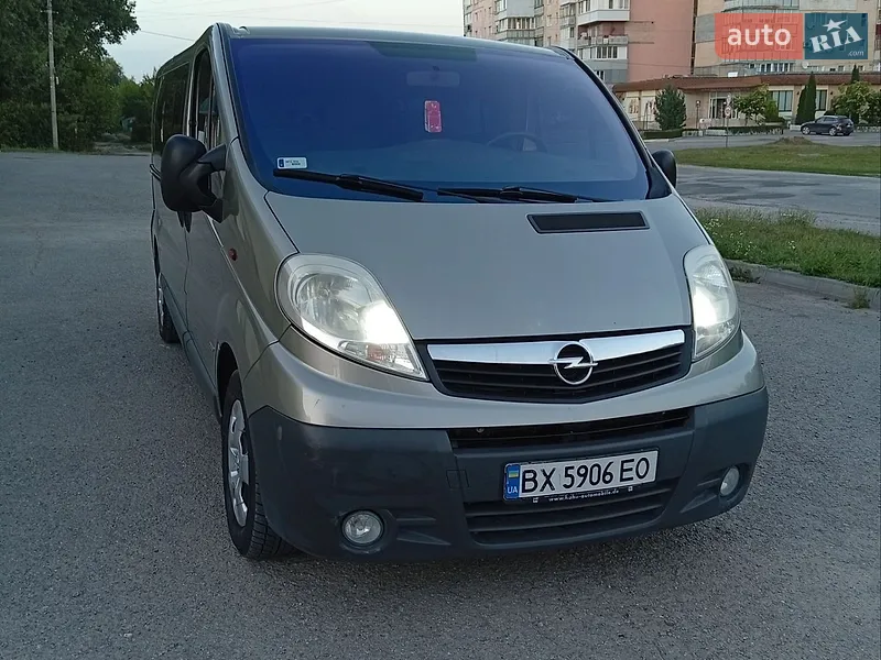 Opel Vivaro 2012