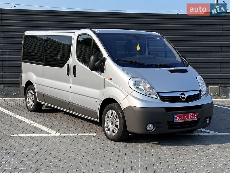 Минивэн Opel Vivaro 2014 в Каменец-Подольском фото Минивэн Opel Vivaro 2014 в Каменец-Подольском