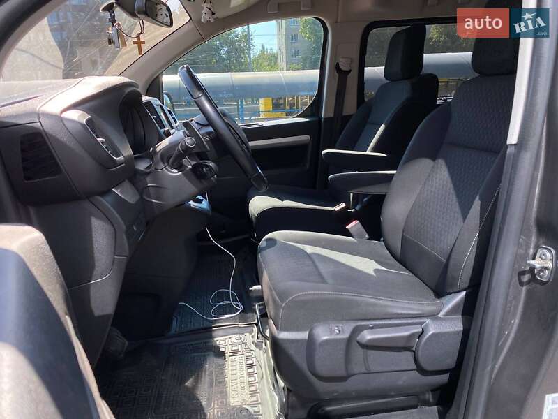 Минивэн Opel Zafira Life 2020 в Киеве