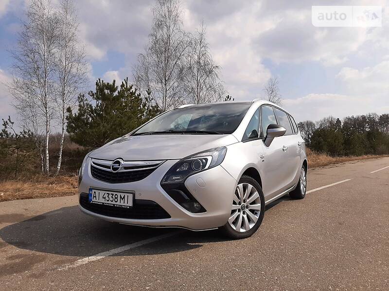 Ліфтбек Opel Zafira Tourer 2014 в Києві