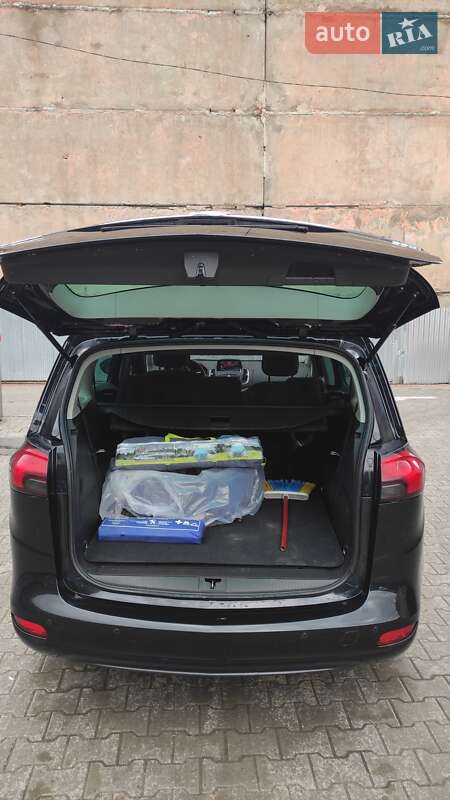 Минивэн Opel Zafira Tourer 2012 в Рахове
