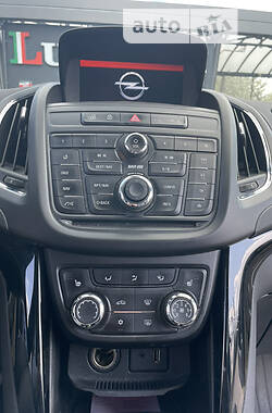 Минивэн Opel Zafira Tourer 2015 в 