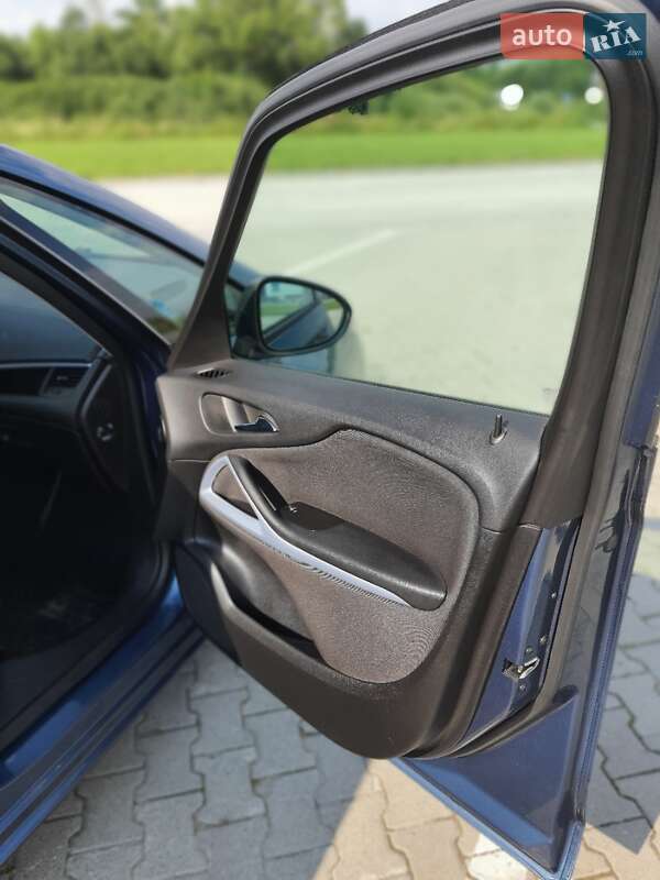 Минивэн Opel Zafira Tourer 2013 в Коломые