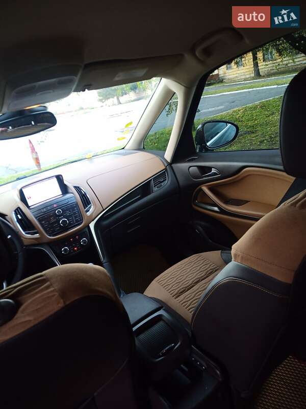 Минивэн Opel Zafira Tourer 2013 в Староконстантинове