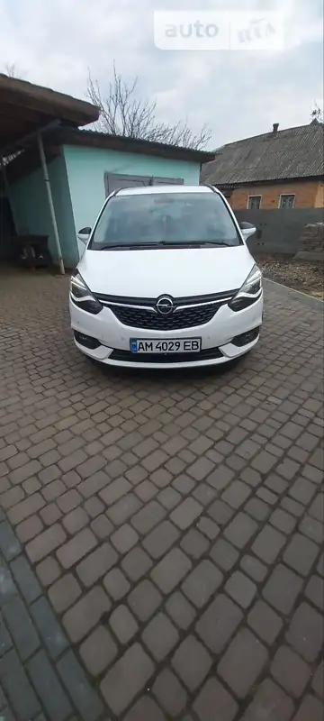 Opel Zafira Tourer 2016