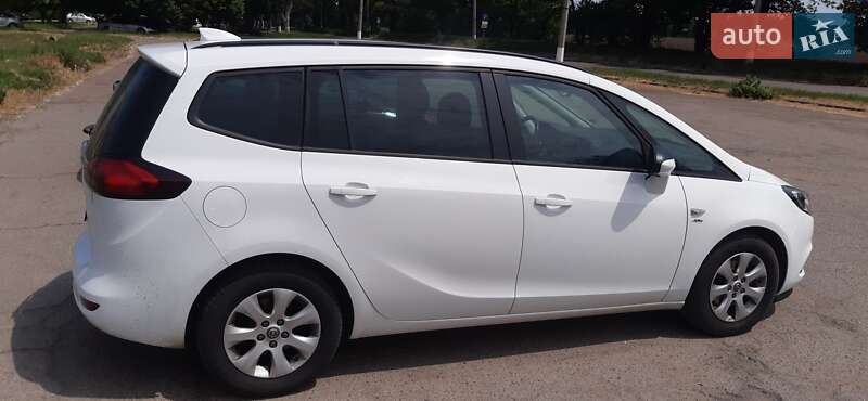 Мінівен Opel Zafira Tourer 2017 в Черкасах фото 2 Мінівен Opel Zafira Tourer 2017 в Черкасах