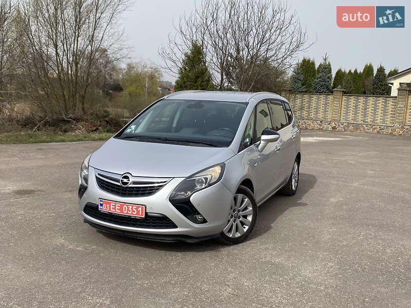 Opel Zafira Tourer 2012