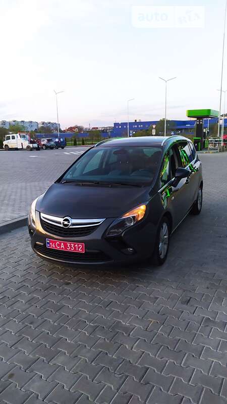 Минивэн Opel Zafira Tourer 2014 в Стрые