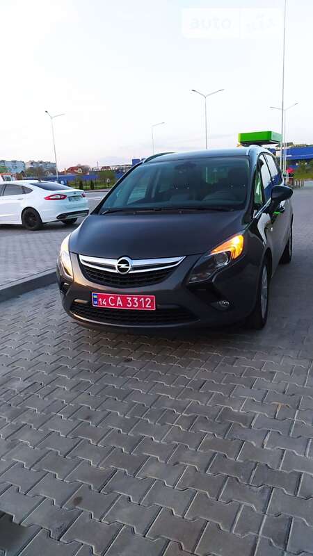 Минивэн Opel Zafira Tourer 2014 в Стрые