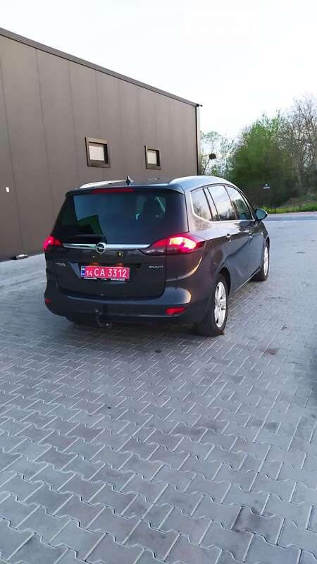 Минивэн Opel Zafira Tourer 2014 в Стрые