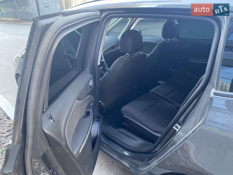 Мінівен Opel Zafira Tourer 2012 в Тарасівці фото 15 Мінівен Opel Zafira Tourer 2012 в Тарасівці