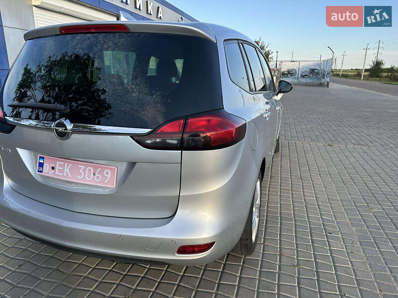 Минивэн Opel Zafira Tourer 2017 в Раздельной