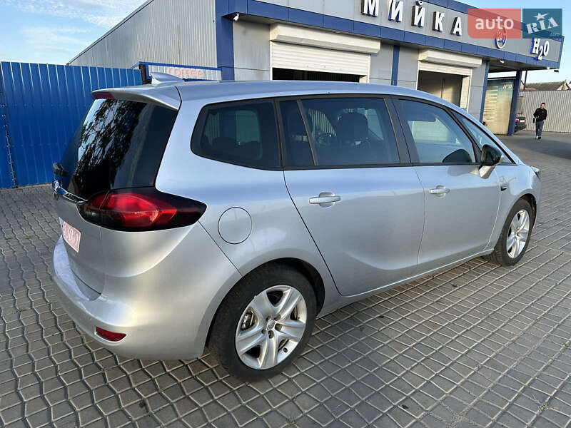Минивэн Opel Zafira Tourer 2017 в Раздельной