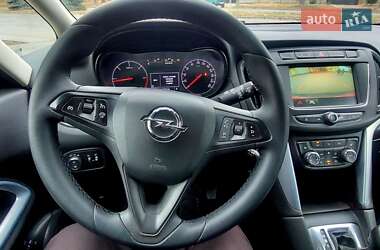 Минивэн Opel Zafira Tourer 2017 в 