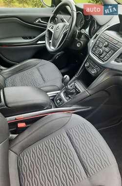 Минивэн Opel Zafira Tourer 2012 в 