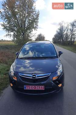 Минивэн Opel Zafira Tourer 2012 в 