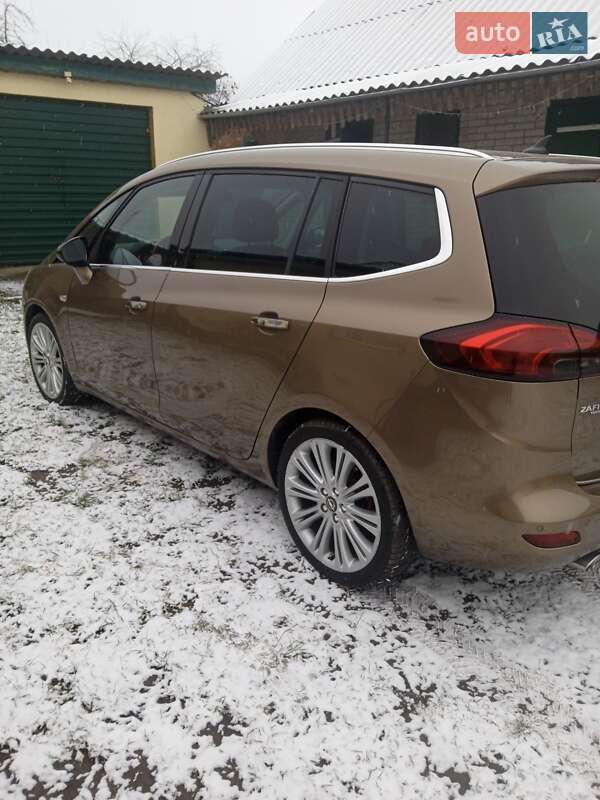 Минивэн Opel Zafira Tourer 2013 в Локачах