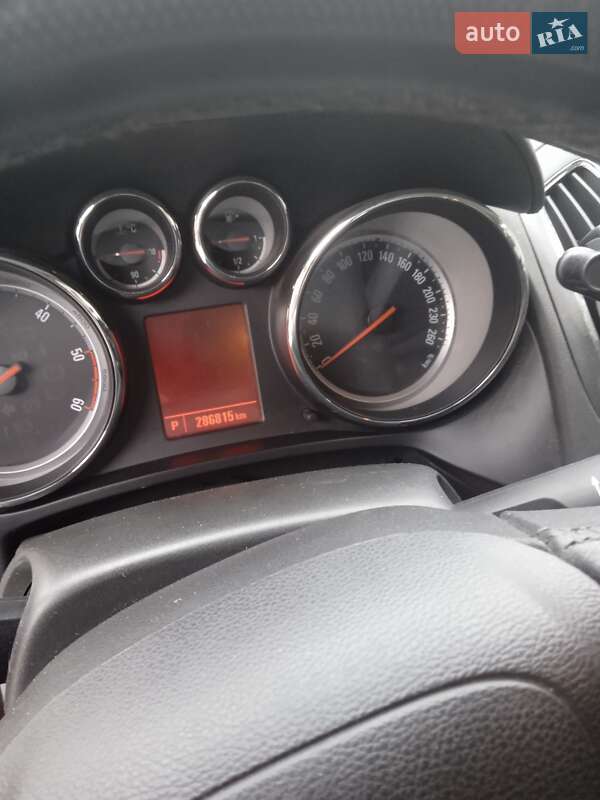 Минивэн Opel Zafira Tourer 2013 в Локачах