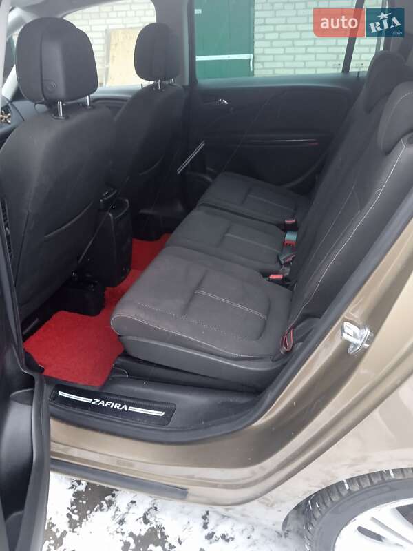 Минивэн Opel Zafira Tourer 2013 в Локачах