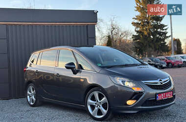 Минивэн Opel Zafira Tourer 2012 в 