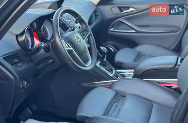 Минивэн Opel Zafira Tourer 2012 в 