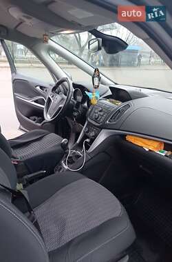 Минивэн Opel Zafira Tourer 2014 в 